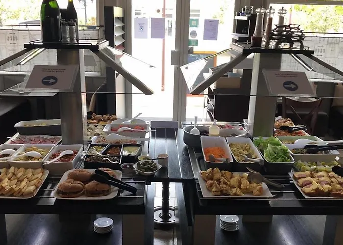 & Restaurant Lepassplat Otel Montbrison